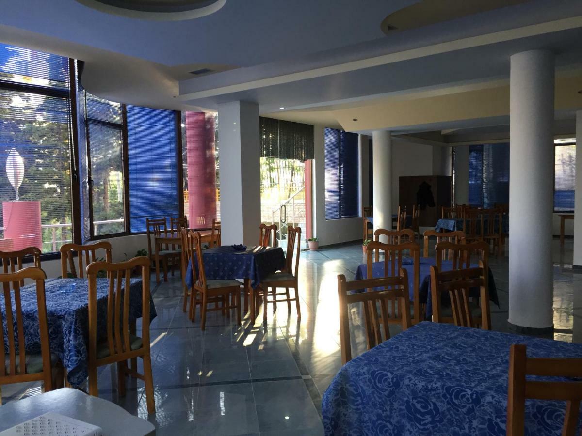 Hotel Moris Дуррес Экстерьер фото